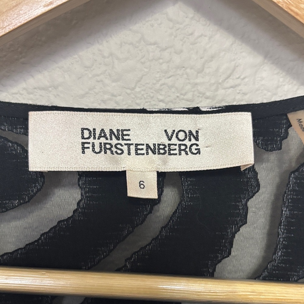 DVF Diane Von Furstenberg V Neck Flare Mini Dress Black White Size 6 *No Slip* - Picture 6 of 13